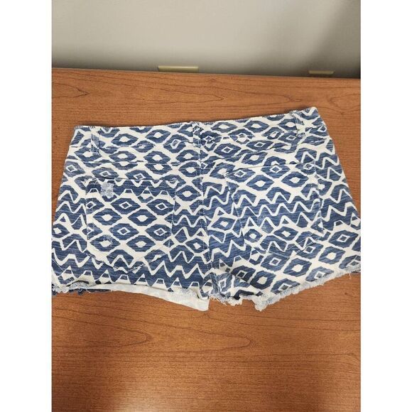Rue 21 Cutoff Denim Shorts. Blue and white Print, Lace Insets, Distressed. Sz 11 - Picture 4 of 6